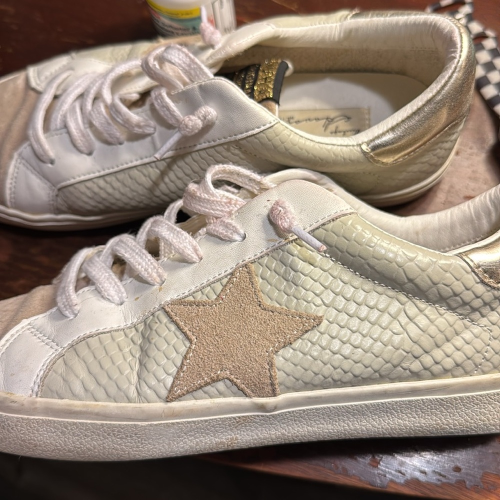 Vintage Havana White Sneakers with Beige Star